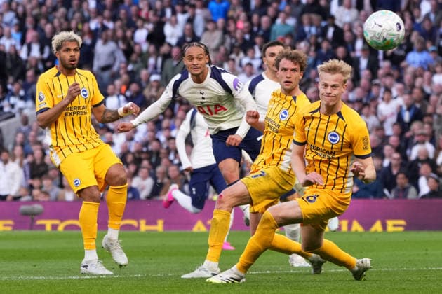 Premier League: Tottenham Hotspur v Brighton & Hove Albion Xavi Simons of Tottenham Hotspur scores to make it 2-1 during the Premier League match Tottenham Hotspur vs Brighton & Hove Albion at Tottenham Hotspur Stadium, London, United Kingdom on 18 April 2026 (Photo by Harvey Murphy News Images) Copyright: xHarveyxMurphy NewsxImagesx