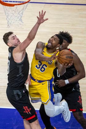 April 18, 2026, Los Angeles, California, USA: Los Angeles LakersÃ¢â‚¬â ¢ Marcus Smart (36) goes to the basket under pressure from Houston RocketsÃ¢â‚¬â ¢ Alperen Sengun (28) during Game 1 of a first-round NBA, Basketball Herren, USA playoff series at Crypto.com Arena on Saturday, April 18, 2026 in Los Angeles. Los Angeles USA - ZUMAc68_ 20260418_zaf_c68_060 Copyright: xRingoxChiux