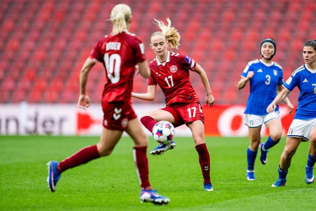Denmark v Italy, Women™s World Cup Qualification, Copenhagen, Denmark Copenhagen, Denmark. 18th, April 2026. Katherine Kuhl (17) of Denmark seen during the Women™s World Cup Qualifier between Denmark and Italy at Parken in Copenhagen. Denmark, Copenhagen  Copyright: xGonzalesxPhoto TobiasxJorgensenx