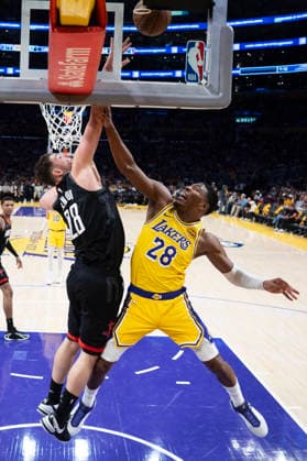 (260419) -- LOS ANGELES, April 19, 2026 -- Los Angeles Lakers Rui Hachimura (R) shoots against Houston Rockets Alperen Sengun during the 2025-2026 NBA, Basketball Herren, USA first-round playoff series basketball match between Los Angeles Lakers and Houston Rockets in Los Angeles, the United States, April 18, 2026. (Photo by Xinhua) (SP)U.S.-LOS ANGELES-BASKETBALL-NBA-PLAYOFFS-LAKERS VS ROCKETS RingoxChiu 