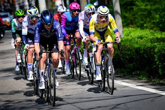 Spanish Xabier Azparren of Pinarello Q36.5 Pro Cycling Team and Belgian Siebe Deweirdt of Team Flanders-Baloise pictured in action during the men elite Amstel Gold Race one day cycling race, 257,4 km from Maastricht to Valkenburg, The Netherlands, Sunday 19 April 2026. DIRKxWAEM  x171312348x