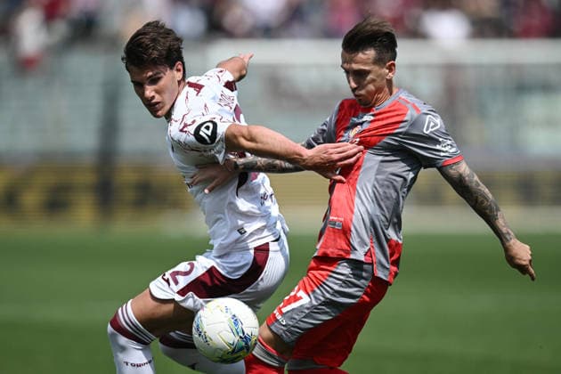 Db Cremona 19 04 2026 - campionato di calcio serie A Cremonese-Torino foto Daniele Buffa Image nella foto: Jari Vandeputte-Cesare Casadei 