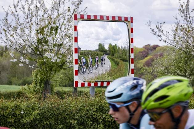 VALKENBURG - The men s peloton in action on the first ascent of the Cauberg during the 2026 Amstel Gold Race in Valkenburg. VINCENT JANNINK ANP xVIxANPxSportx xxANPxIVx 556195892 originalFilename: 556195892.jpg