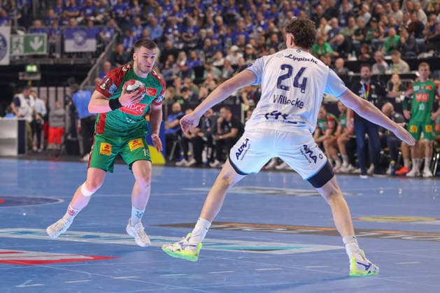 19.04.2026, xgox, Handball - DHB Pokal Spiel Platz 3 SC Magdeburg - TBV Lemgo Lippe emspor, v.l. Elvar Oern Jonsson (Magdeburg, 19) , Joel Wilecke (Lemgo, 24) Zweikampf, Duell, Kampf, tackle Koeln