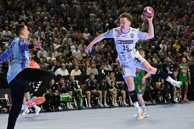 GER, Lanxess Arena Koeln, HBL, LIDL FINAL4, Men, Spiel um Platz 3, TBV Lemgo Lippe vs. SC Magdeburg 19.04.2026, Lanxess Arena , Koeln , GER, Lanxess Arena Koeln, HBL, LIDL FINAL4, Men, Spiel um Platz 3, TBV Lemgo Lippe vs. SC Magdeburg , im Bild: Jarnes Faust (TBV Lemgo 35), frei vor dem Tor und vor Matej MandiÄ‡ Torwart (SC Magdeburg 12),