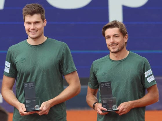 Sieger im Doppel, Jakob Schnaitter (GER) und Mark Wallner (GER) Siegerehrung, Trophäe, Tennis Finale Doppel Doubles Final BMW Open by Bitpanda 2026 ATP, Tennis Herren 500 München 19.04.2026 FOTO: Mladen Lackovic LakoPress