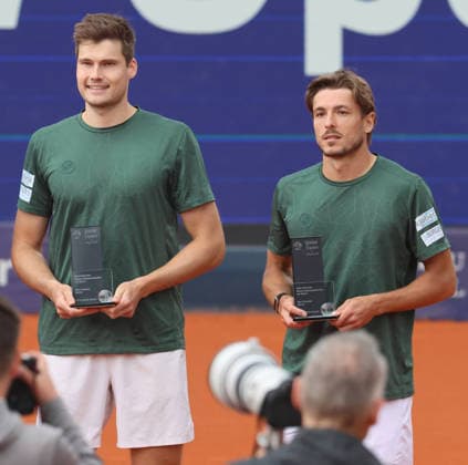 Sieger im Doppel, Jakob Schnaitter (GER) und Mark Wallner (GER) posieren für die Fotografen, Siegerehrung, Trophäe, Tennis Finale Doppel Doubles Final BMW Open by Bitpanda 2026 ATP, Tennis Herren 500 München 19.04.2026 FOTO: Mladen Lackovic LakoPress