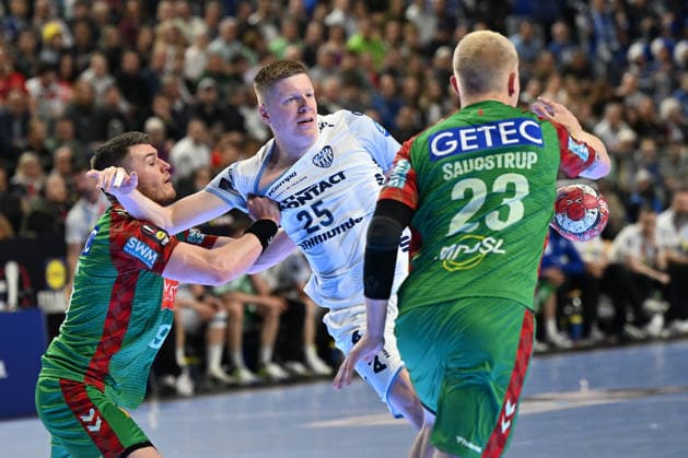 GER, Lanxess Arena Koeln, HBL, LIDL FINAL4, Men, Spiel um Platz 3, TBV Lemgo Lippe vs. SC Magdeburg 19.04.2026, Lanxess Arena , Koeln , GER, Lanxess Arena Koeln, HBL, LIDL FINAL4, Men, Spiel um Platz 3, TBV Lemgo Lippe vs. SC Magdeburg , im Bild: Niels Versteijnen (TBV Lemgo 25), im Zweikampf gegen Magnus Saugstrup Jensen (SC Magdeburg 23), Tim Zechel (SC Magdeburg 9),