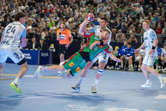 Philipp Weber, Rueckraum, (SC Magdeburg 20), Joel Willecke, Kreislaeufer (TBV Lemgo Lippe 24), TBV Lemgo Lippe - SC Magdeburg, DHB-Pokal Maenner, Herren, 6. Spieltag, Spiel um Platz 3, Daikin HBL, Lidl Final 4, 19.04.2026 Köln NRW Deutschland