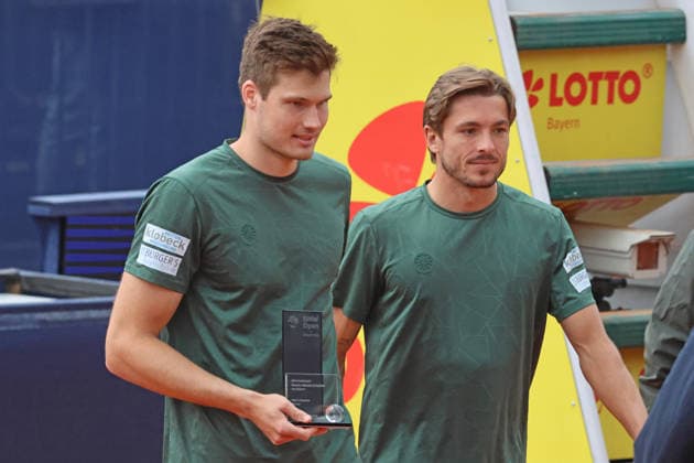 Sieger im Doppel, Jakob Schnaitter (GER) und Mark Wallner (GER) Siegerehrung, Trophäe, Tennis Finale Doppel Doubles Final BMW Open by Bitpanda 2026 ATP, Tennis Herren 500 München 19.04.2026 FOTO: Mladen Lackovic LakoPress