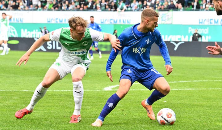 19.04.2026 - Fussball - Saison 2025 2026 - 2. Fussball - Bundesliga - 30. Spieltag: SpVgg Greuther Fürth ( Kleeblatt ) - SV Darmstadt 98 ( Lilien ) - Sportfoto Zink - xwoxzix - DFL regulations prohibit any use of photographs as image sequences and or quasi-video - only for editorial use - Jannik Dehm ( 23, SpVgg Greuther Fürth ) Fabian Nürnberger Nuernberger (15, SV Darmstadt 98 D98 SV98 )