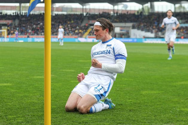 19.04.2025, xtgx, Fussball 2. Bundesliga, Eintracht Braunschweig - Hertha BSC Berlin v.l. Fabian Reese (Hertha, 11) Jubel, Torjubel, jubelt ueber das Tor, celebrate the goal, celebration (DFL DFB REGULATIONS PROHIBIT ANY USE OF PHOTOGRAPHS as IMAGE SEQUENCES and or QUASI-VIDEO) Braunschweig