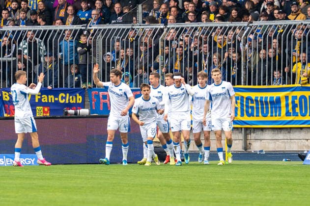 Deutschland: Fussball, 2. Bundesliga, 30. Spieltag 2025 26, Eintracht Braunschweig - Hertha BSC am 19.04. in Braunschweig, Eintracht-Stadion: Tor Elfmeter gehalten Ron-Thorben Hoffmann (Eintracht Braunschweig 1) Nachschuss zum 0:1 Fabian Reese (Hertha BSC 11) Jubel Freude Emotionen Torjubel