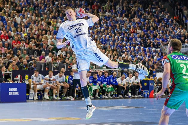 19.04.2026, xsscx, Handball, DHB-Pokal Lidl Final4, Spiel um Platz 3, TBV Lemgo-Lippe - SC Magdeburg, Saison 2025 2026 Herren, Lanxess Arena, Köln: Niels Versteijnen (TBV Lemgo Lippe 25) beim Wurf Photo: xSandraxScherningxPressefotoKochx Nordrhein-Westfalen Deutschland