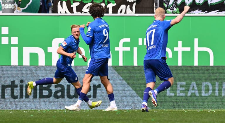 19.04.2026 - Fussball - Saison 2025 2026 - 2. Fussball - Bundesliga - 30. Spieltag: SpVgg Greuther Fürth ( Kleeblatt ) - SV Darmstadt 98 ( Lilien ) - Sportfoto Zink - xwoxzix - DFL regulations prohibit any use of photographs as image sequences and or quasi-video - only for editorial use - Torjubel Jubel Freude nach Treffer Tor Torschuß zum 0:1 durch Isac Lidberg (7, SV Darmstadt 98 D98 SV98 ) -