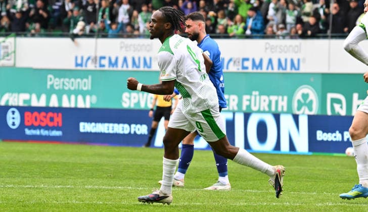 19.04.2026 - Fussball - Saison 2025 2026 - 2. Fussball - Bundesliga - 30. Spieltag: SpVgg Greuther Fürth ( Kleeblatt ) - SV Darmstadt 98 ( Lilien ) - Sportfoto Zink - xwoxzix - DFL regulations prohibit any use of photographs as image sequences and or quasi-video - only for editorial use - Torjubel Jubel Freude nach Treffer Tor Torschuß zum 1:1 durch Noel Futkeu (9, SpVgg Greuther Fürth ) -