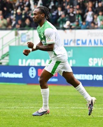 19.04.2026 - Fussball - Saison 2025 2026 - 2. Fussball - Bundesliga - 30. Spieltag: SpVgg Greuther Fürth ( Kleeblatt ) - SV Darmstadt 98 ( Lilien ) - Sportfoto Zink - xwoxzix - DFL regulations prohibit any use of photographs as image sequences and or quasi-video - only for editorial use - Torjubel Jubel Freude nach Treffer Tor Torschuß zum 1:1 durch Noel Futkeu (9, SpVgg Greuther Fürth ) -