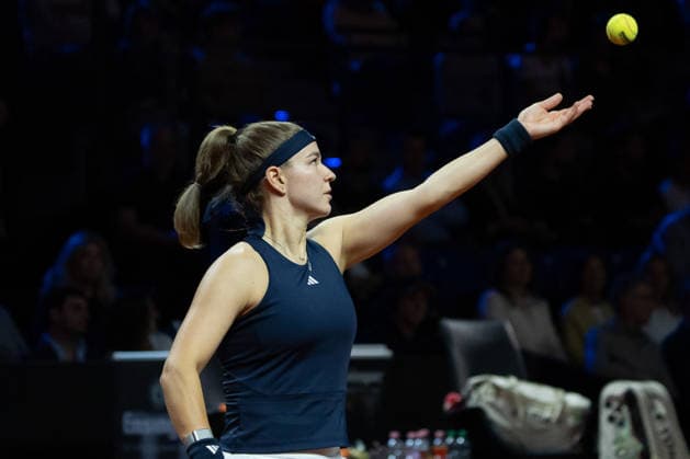Karolina Muchova (CZE) im Bild am Ball, Aktion, GER, Elena Rybakina vs. Karolina Muchova, Tennis, ATP, Tennis Herren Turnier, WTA, Tennis Damen 500, Porsche Tennis Grand-Prix, Finale, 19.04.2026, GER, Elena Rybakina vs. Karolina Muchova, Tennis, ATP-Turnier, WTA 500, Porsche Tennis Grand-Prix, Finale, 19.04.2026, Stuttgart Copyright: xEibner-Pressefoto EdwardxCheungx EP_ECG