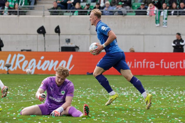 19.04.2026, xgrfx, Fussball 2.Bundesliga, SpVgg Greuther Fuerth - SV Darmstadt 98 v.l. Tor, Isac Lidberg (SV Darmstadt) (DFL DFB REGULATIONS PROHIBIT ANY USE OF PHOTOGRAPHS as IMAGE SEQUENCES and or QUASI-VIDEO) Fuerth