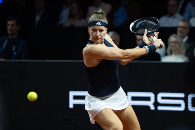 Karolina Muchova (CZE) im Bild am Ball, GER, Elena Rybakina vs. Karolina Muchova, Tennis, ATP, Tennis Herren Turnier, WTA, Tennis Damen 500, Porsche Tennis Grand-Prix, Finale, 19.04.2026, GER, Elena Rybakina vs. Karolina Muchova, Tennis, ATP-Turnier, WTA 500, Porsche Tennis Grand-Prix, Finale, 19.04.2026, Stuttgart Copyright: xEibner-Pressefoto EdwardxCheungx EP_ECG