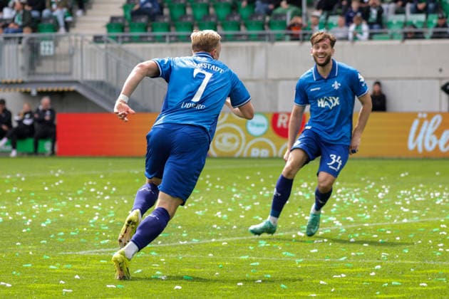 19.04.2026, xgrfx, Fussball 2.Bundesliga, SpVgg Greuther Fuerth - SV Darmstadt 98 v.l. Tor, Isac Lidberg (SV Darmstadt) (DFL DFB REGULATIONS PROHIBIT ANY USE OF PHOTOGRAPHS as IMAGE SEQUENCES and or QUASI-VIDEO) Fuerth