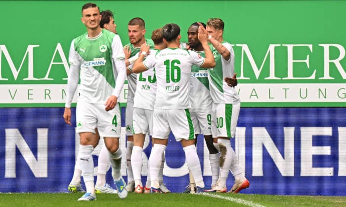 19.04.2026 - Fussball - Saison 2025 2026 - 2. Fussball - Bundesliga - 30. Spieltag: SpVgg Greuther Fürth ( Kleeblatt ) - SV Darmstadt 98 ( Lilien ) - Sportfoto Zink MeZi - xmexzix - DFL regulations prohibit any use of photographs as image sequences and or quasi-video - only for editorial use - Torjubel Jubel Freude nach Treffer Tor Torschuß zum 1:1 durch Noel Futkeu (9, SpVgg Greuther Fürth )