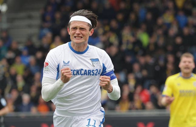 Fabian Reese (Hertha BSC Berlin) scheitert per Elfmeter an Torhueter Ron Thorben Hoffmann (Eintracht Braunschweig) und trifft dann im Nachschuss zum 0-1, Jubel Fussball, Herren, Saison 2025 2026 2.BL, Eintracht Stadion, Eintracht Braunschweig gegen Hertha BSC Berlin DFL REGULATIONS PROHIBIT ANY USE OF PHOTOGRAPHS AS IMAGE SEQUENCES AND OR QUASI-VIDEO.