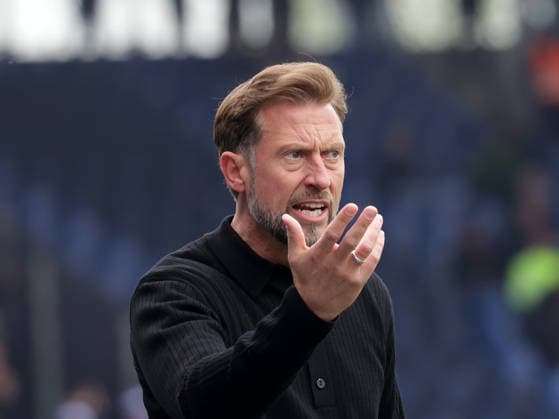 Cheftrainer Lars Kornetka (Eintracht Braunschweig) Fussball, Herren, Saison 2025 2026 2.BL, Eintracht Stadion, Eintracht Braunschweig gegen Hertha BSC Berlin DFL REGULATIONS PROHIBIT ANY USE OF PHOTOGRAPHS AS IMAGE SEQUENCES AND OR QUASI-VIDEO.