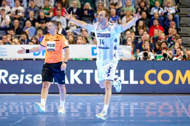 19.04.2026, xsscx, Handball, DHB-Pokal Lidl Final4, Spiel um Platz 3, TBV Lemgo-Lippe - SC Magdeburg, Saison 2025 2026 Herren, Lanxess Arena, Köln: Bobby Schagen (TBV Lemgo Lippe 14) jubelnd nach dem Treffer Photo: xSandraxScherningxPressefotoKochx Nordrhein-Westfalen Deutschland