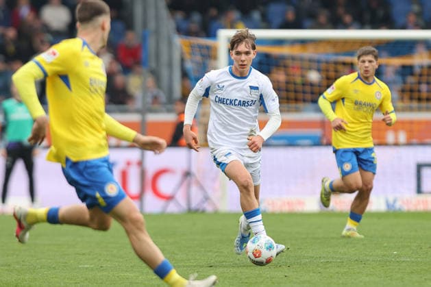 19.04.2025, xtgx, Fussball 2. Bundesliga, Eintracht Braunschweig - Hertha BSC Berlin v.l. Kennet Eichhorn (Hertha, 23) (DFL DFB REGULATIONS PROHIBIT ANY USE OF PHOTOGRAPHS as IMAGE SEQUENCES and or QUASI-VIDEO) Braunschweig