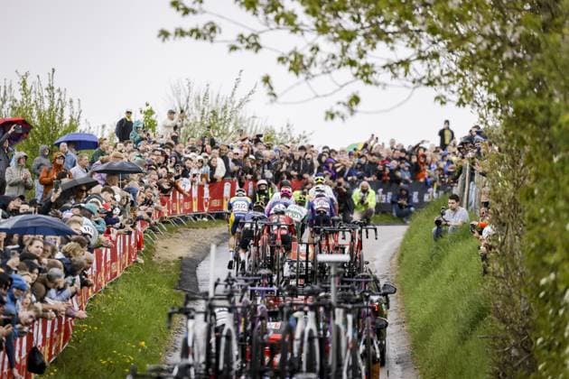 GULPEN - The leading group of the men in action on the Gulpenberg during the 2026 Amstel Gold Race in Gulpen. VINCENT JANNINK ANP xVIxANPxSportx xxANPxIVx 556202006 originalFilename: 556202006.jpg