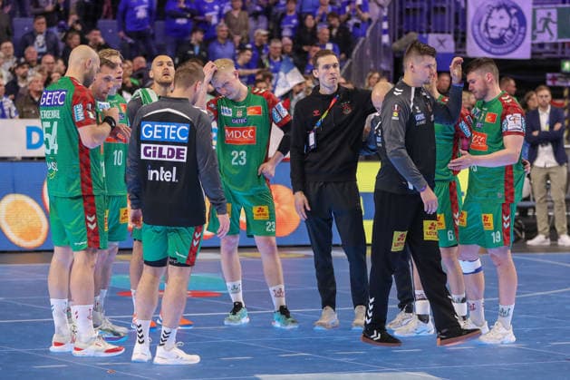 19.04.2026, xgox, Handball - DHB Pokal Spiel Platz 3 SC Magdeburg - TBV Lemgo Lippe emspor, v.l. Magdeburg enttaeuscht, schaut enttaeuscht, niedergeschlagen, disappointed Koeln