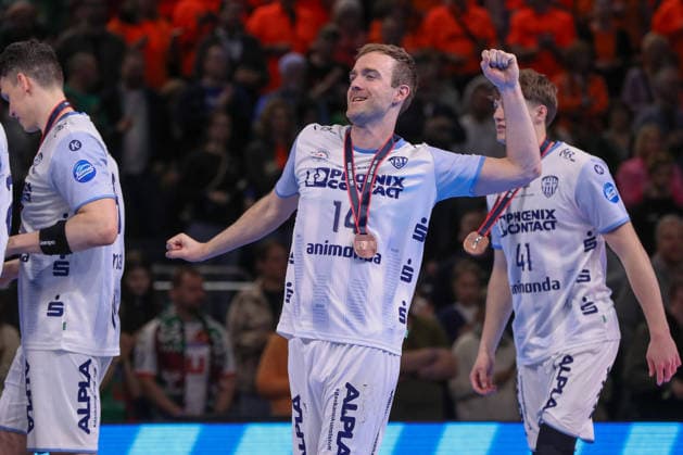 19.04.2026, xgox, Handball - DHB Pokal Spiel Platz 3 SC Magdeburg - TBV Lemgo Lippe emspor, v.l. Bobby Schagen (Lemgo, 14) Jubel ueber den Sieg, Jubel nach Spielende Koeln