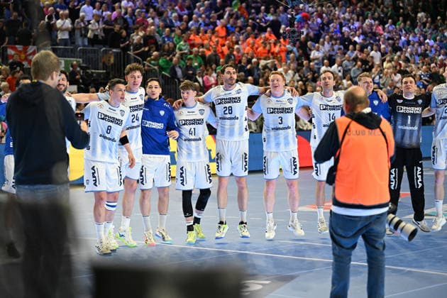 GER, Lanxess Arena Koeln, HBL, LIDL FINAL4, Men, Spiel um Platz 3, TBV Lemgo Lippe vs. SC Magdeburg 19.04.2026, Lanxess Arena , Koeln , GER, Lanxess Arena Koeln, HBL, LIDL FINAL4, Men, Spiel um Platz 3, TBV Lemgo Lippe vs. SC Magdeburg , im Bild: nach Ende des Spiels freuen sich die Lemgoer ueber den Sieg und 3. Platz