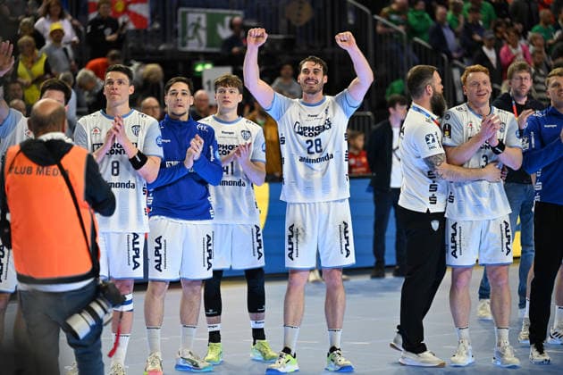GER, Lanxess Arena Koeln, HBL, LIDL FINAL4, Men, Spiel um Platz 3, TBV Lemgo Lippe vs. SC Magdeburg 19.04.2026, Lanxess Arena , Koeln , GER, Lanxess Arena Koeln, HBL, LIDL FINAL4, Men, Spiel um Platz 3, TBV Lemgo Lippe vs. SC Magdeburg , im Bild: nach Ende des Spiels freuen sich die Lemgoer ueber den Sieg und 3. Platz