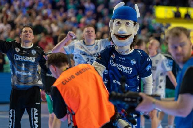 TBV Lemgo Lippe, Platz 3, Feier mit den Fans, TBV Lemgo Lippe - SC Magdeburg, DHB-Pokal Maenner, Herren, 6. Spieltag, Spiel um Platz 3, Daikin HBL, Lidl Final 4, 19.04.2026 Köln NRW Deutschland