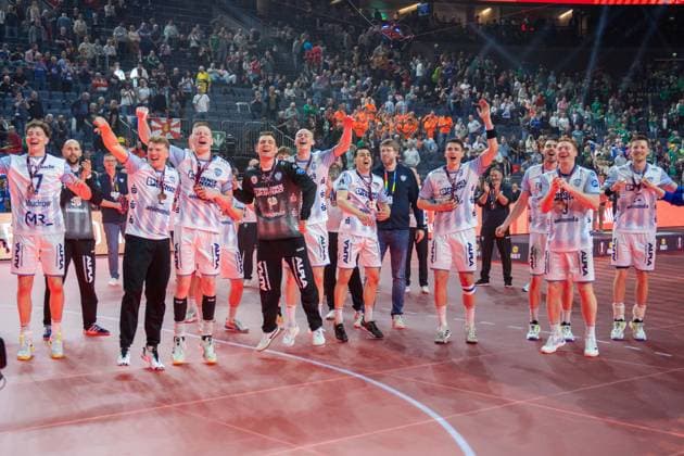 TBV Lemgo Lippe, Platz 3, Feier mit den Fans, TBV Lemgo Lippe - SC Magdeburg, DHB-Pokal Maenner, Herren, 6. Spieltag, Spiel um Platz 3, Daikin HBL, Lidl Final 4, 19.04.2026 Köln NRW Deutschland