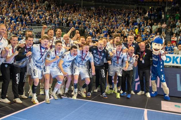 TBV Lemgo Lippe, Platz 3, Feier mit den Fans, TBV Lemgo Lippe - SC Magdeburg, DHB-Pokal Maenner, Herren, 6. Spieltag, Spiel um Platz 3, Daikin HBL, Lidl Final 4, 19.04.2026 Köln NRW Deutschland