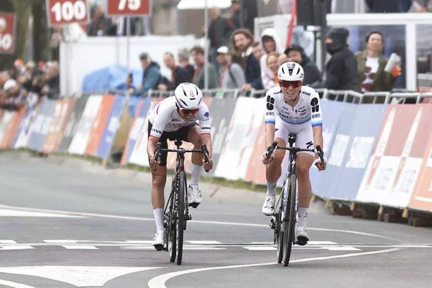 Valkenburg, 19-04-2026, cycling, Amstel Gold Race, women, The sprint for 2nd and 3rd place is between Kasia Niewiadoma and Demi Vollering. Amstel Gold Race 2026 Women  x203153217x Copyright: