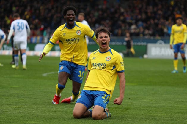 Braunschweig vs Hertha, 2. BL Braunschweig, 19.04.2026, Fußball, Herren, 2. BL, Saison 2025 2026, Eintracht Braunschweig vs. Hertha BSC Berlin: Max Marie (Eintracht Braunschweig) jubelt mit Faride Alidou (Eintracht Braunschweig) nach seinem Tor zum 1:1 (DFL DFB REGULATIONS PROHIBIT ANY USE OF PHOTOGRAPHS as IMAGE SEQUENCES and or QUASI-VIDEO) Stadion an der Hamburger Straße Niedersachsen Deutschland