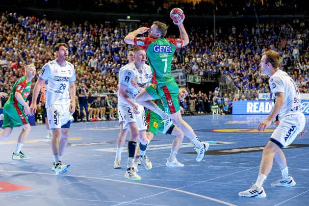 19.04.2026, xsscx, Handball, DHB-Pokal Lidl Final4, Spiel um Platz 3, TBV Lemgo-Lippe - SC Magdeburg, Saison 2025 2026 Herren, Lanxess Arena, Köln: Felix Claar (SC Magdeburg 07) beim Wurf Photo: xSandraxScherningxPressefotoKochx Nordrhein-Westfalen Deutschland
