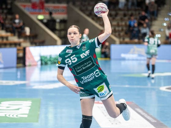 Lara Daeuble (Frisch Auf Frauen, 95) beim Siebenmeter, BSV Sachsen Zwickau vs. Frisch Auf Goeppingen, Handball, 1. Bundesliga, Spielzeit 2025 2026, 19.04.2026 BSV Sachsen Zwickau vs. Frisch Auf Goeppingen, Handball, 1. Bundesliga, Spielzeit 2025 2026, 19.04.2026 Zwickau Copyright: xMichaelxSchmidt Eibner-Pressefotx EP_MST
