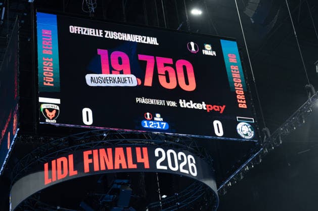Köln, 19.04.2026, Handball, Herren, Lidl Final4, DHB Pokal, Finale, Füchse Berlin - Bergischer HC Offizielle Zuschauerzahl am Sonntag. Ausverkauft! Köln Lanxess Arena NRW Germany