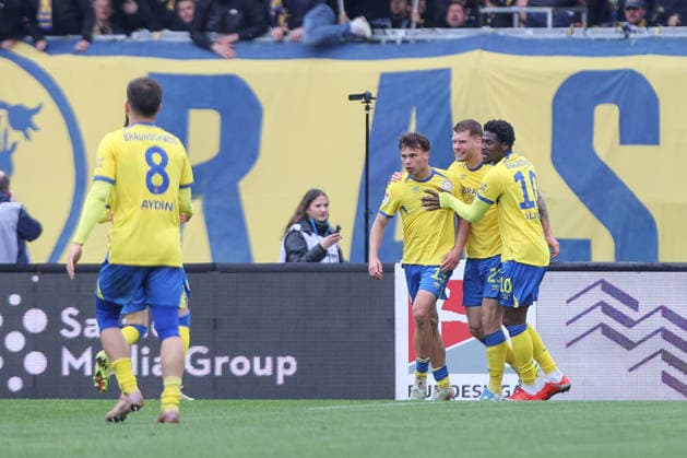 19.04.2025, xtgx, Fussball 2. Bundesliga, Eintracht Braunschweig - Hertha BSC Berlin v.l. Max Marie (Braunschweig, 15) Jubel, Torjubel, jubelt ueber das Tor, celebrate the goal, celebration (DFL DFB REGULATIONS PROHIBIT ANY USE OF PHOTOGRAPHS as IMAGE SEQUENCES and or QUASI-VIDEO) Braunschweig