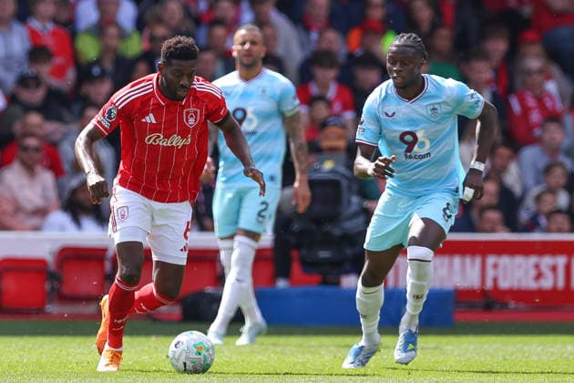 Nottingham Forest v Burnley, Premier League Ibrahim Sangare of Nottingham Forest runs on the ball during the Nottingham Forest v Burnley Premier League match at the City Ground, West Bridgford, England on 19 April 2026 Credit: Ryan Crockett Every Second Media Editorial use only. All images are copyright Every Second Media Limited. No images may be reproduced without prior permission. All rights reserved. Premier League and Football League images are subject to licensing agreements with Football DataCo Limited. see https: www.football-dataco.com Copyright: xIMAGO EveryxSecondxMediax ESM-1916-0032 RyanxCrockettx xEveryxSecondxMediax