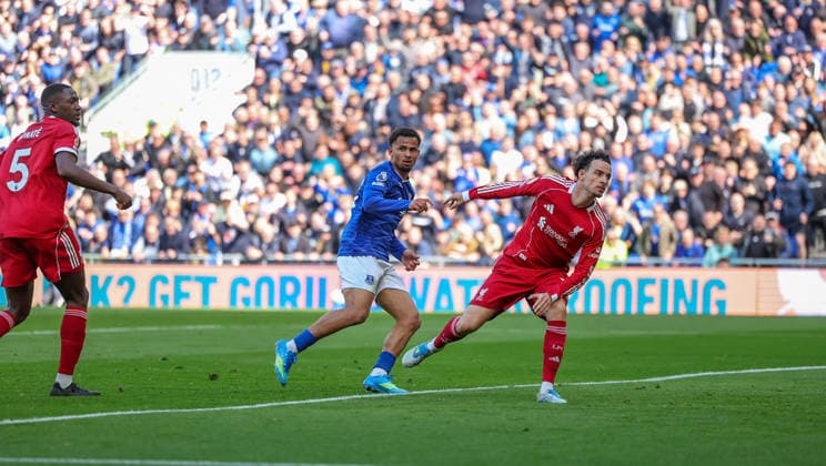 Everton v Liverpool, Premier League Everton goal is ruled off side by VAR by Everton midfielder Iliman Ndiaye (10) during the Premier League match between Everton and Liverpool at Hill Dickinson Stadium, Liverpool, UK on 19 April 2026. Editorial use only DataCo restrictions apply See www.football-dataco.com , Copyright: xSimonxDaviesx PSI-24105-0010