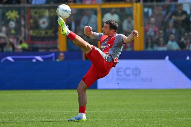 April 19, 2026, Cremona, Italy: Cremonese s Federico Bonazzoli in action during the Italian Serie A soccer match between Cremonese vs Torino FC at the Giovanni Zini stadium in Cremona, Italy, 19 April 2026. ANSA Serie A - Cremonese Vs Torino  - ZUMAa110 20260419_zaf_a110_015 Copyright: xAlessioxTarpinix