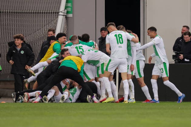 19.04.2026, xgrfx, Fussball 2.Bundesliga, SpVgg Greuther Fuerth - SV Darmstadt 98 v.l. Tor, Noel Futkeu 3:2 (Greuther Fürth) (DFL DFB REGULATIONS PROHIBIT ANY USE OF PHOTOGRAPHS as IMAGE SEQUENCES and or QUASI-VIDEO) Fuerth