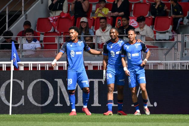 AS Monaco FC v AJ Auxerre - Ligue 1 McDonald s 2025 2026 19 Danny NAMASO (aja) - 24 Bryan OKOH (aja) - 05 Kevin DANOIS (aja) during the Ligue 1 McDonald s match between AS Monaco FC and AJ Auxerre at Stade Louis II on April 19, 2026 in Monaco, Monaco. Monaco Monaco  Copyright: xFEPx 776348355