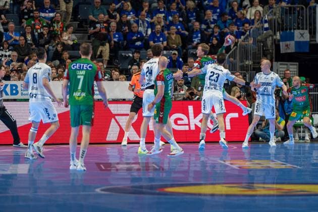 Felix Claar, Rueckraum, (SC Magdeburg 7), Tim Suton, Rueckraum (TBV Lemgo Lippe 23), TBV Lemgo Lippe - SC Magdeburg, DHB-Pokal Maenner, Herren, 6. Spieltag, Spiel um Platz 3, Daikin HBL, Lidl Final 4, 19.04.2026 Köln NRW Deutschland